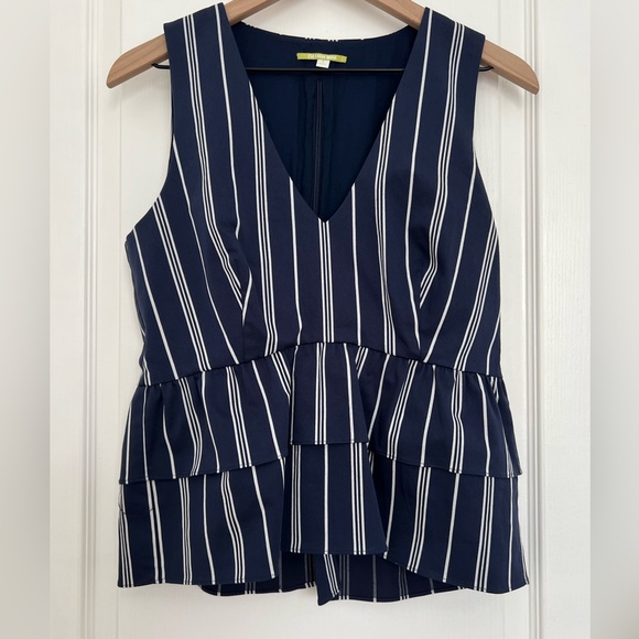 Gianni Bini V-Neck Tiered Ruffled Top | size 8 - Picture 1 of 13